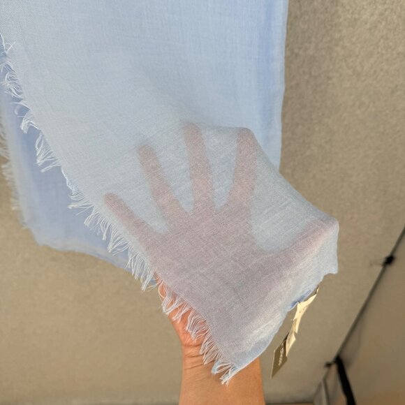 Chicos Alayna Oversized Blanket Oblong Scarf Pale Parisian Blue Lightweight NEW - Picture 3 of 10